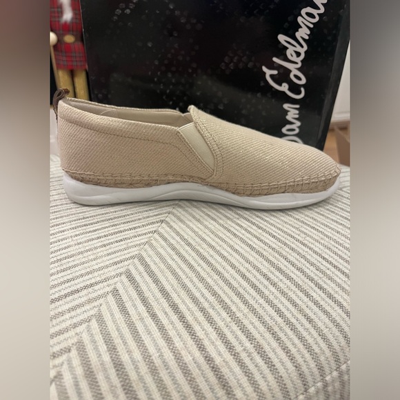 Sam Edelman Kassie, Neutral Met Weave Size 8 1/2 Women’s Slip Ons. New in Box. - Picture 2 of 6